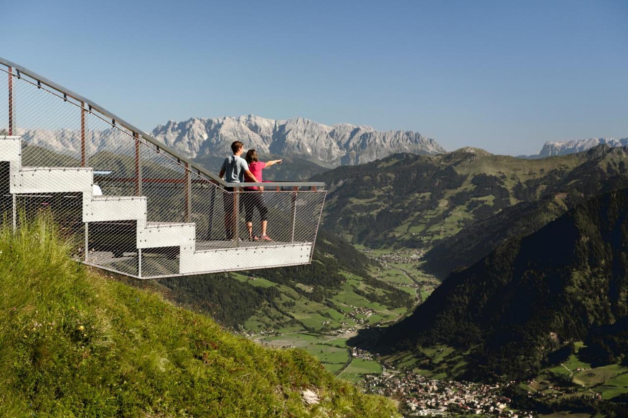 Hotel Gastein: Alpine Thermal & Summer Mountain Access Bad Hofgastein